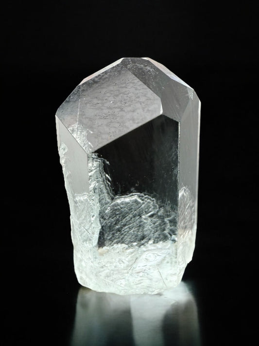 Aquamarine clear crystal well terminated from skardu Pakistan (4 grams)